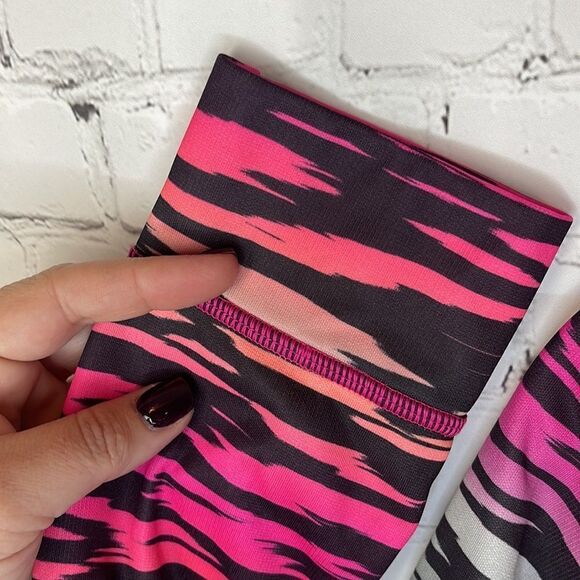 FILA Animal Print Pink Pullover Size Medium - Picture 5 of 8